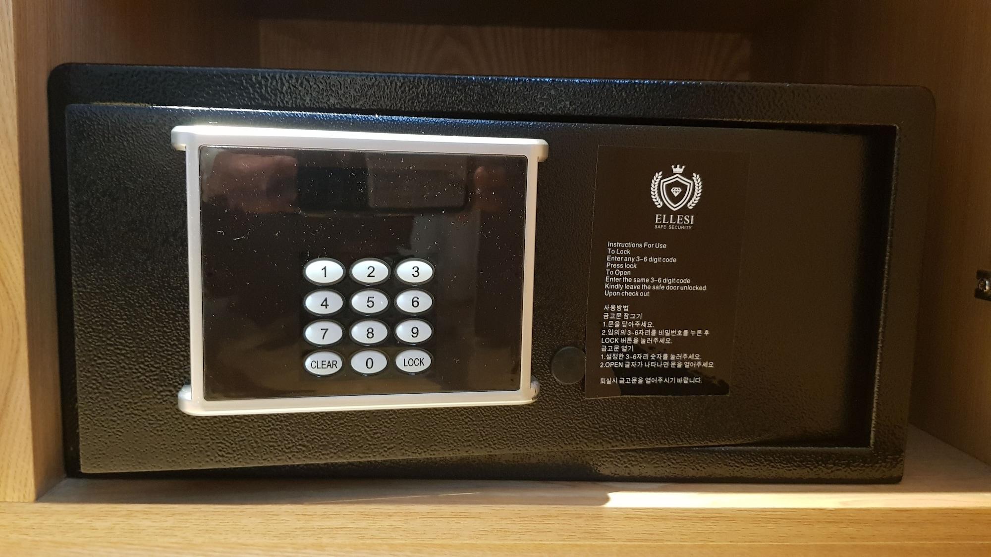 Reborn Suwon Silkroad Hotel Exterior photo