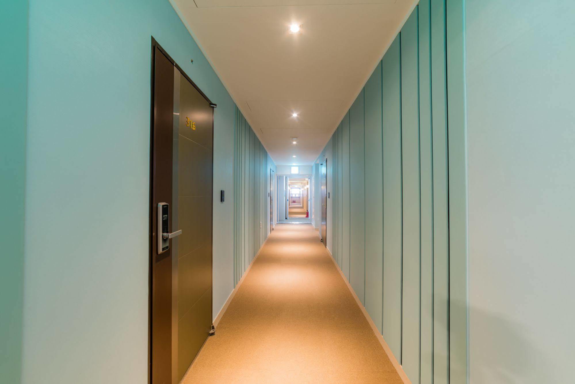 Reborn Suwon Silkroad Hotel Exterior photo