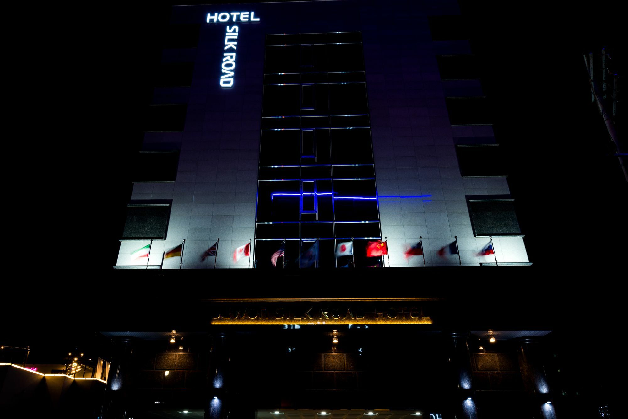 Reborn Suwon Silkroad Hotel Exterior photo