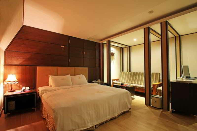 Reborn Suwon Silkroad Hotel Exterior photo